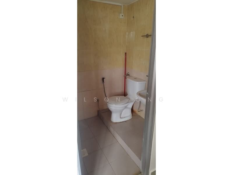 Apartment for Rent at Tasik Heights Apartment - Wilson Ong - Bathroom - PropertyGuru.com.my