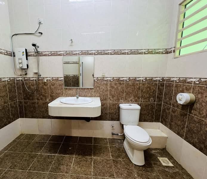Rumah Teres 2 Tingkat untuk Disewa di Panorama Lapangan Perdana (Ipoh) - Kelvin Chong - Bathroom - PropertyGuru.com.my