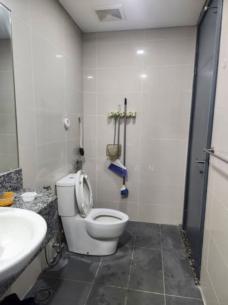Kondominium untuk Dijual di The Westside One - Rex Tan - Bathroom - PropertyGuru.com.my