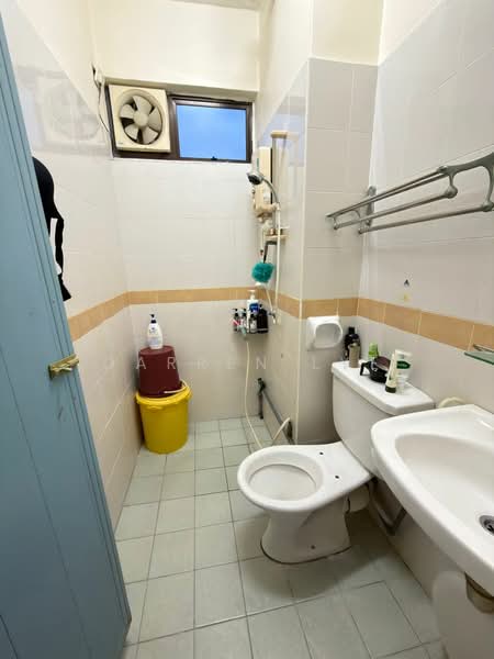 Condominium for Sale at Vistaria Condominium - Darren Lye - Bathroom - PropertyGuru.com.my
