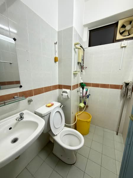 Condominium for Sale at Vistaria Condominium - Darren Lye - Bathroom - PropertyGuru.com.my