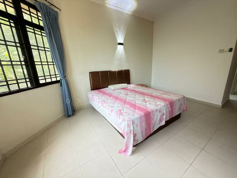 Condominium for Sale at Pearl View - Darren Lye - Bedroom - PropertyGuru.com.my