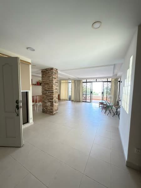 Condominium for Sale at Pearl View - Darren Lye - Living Room - PropertyGuru.com.my