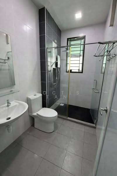 Rumah Teres 2 Tingkat untuk Dijual di Taman Impian Emas (Skudai) - Noctis Tan - Bathroom - PropertyGuru.com.my