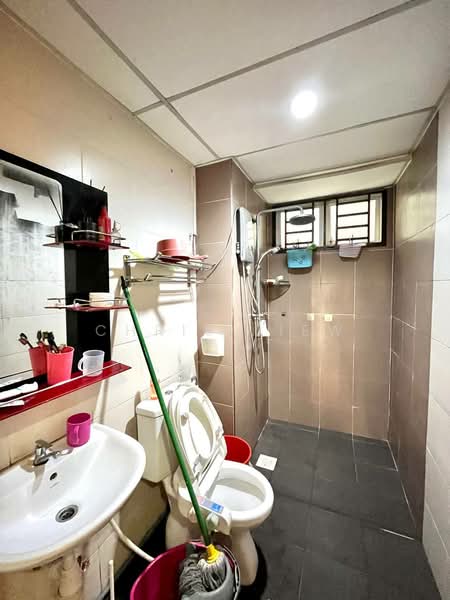 Pangsapuri untuk Dijual di Taman Larkin Idaman Plot C - Chris Liew - Bathroom - PropertyGuru.com.my