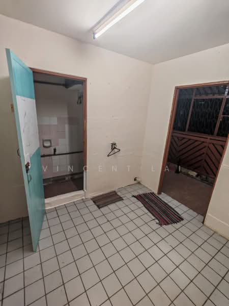 Rumah Flat untuk Disewa di Pangsapuri Cheras 4E - Vincent Lai - Bathroom - PropertyGuru.com.my