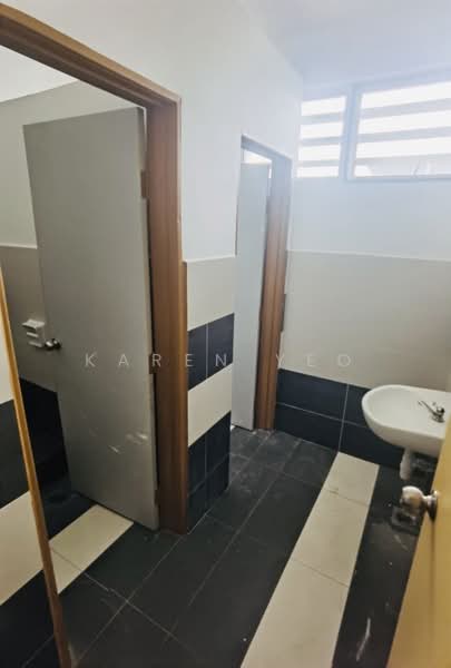 Factory for Rent in Iskandar Puteri (Nusajaya) (Johor) - Karen Yeo - Bathroom - PropertyGuru.com.my
