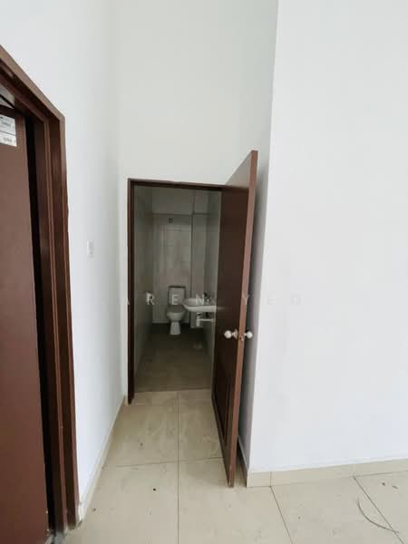 Factory for Rent in Kempas Lama (Johor Bahru) - Karen Yeo - Bathroom - PropertyGuru.com.my