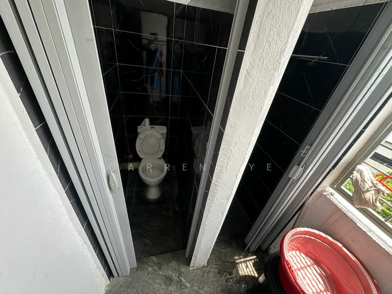Rumah Flat untuk Dijual di Taman Perai Indah - Darren Lye - Bathroom - PropertyGuru.com.my