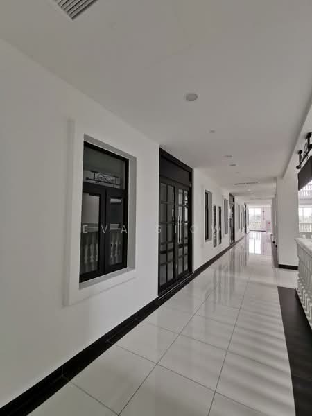 Retail Space for Sale in Iskandar Puteri (Nusajaya) (Johor) - Eva Siow - Corridor - PropertyGuru.com.my