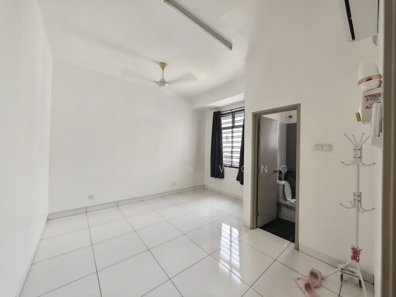 2-storey Terraced House for Sale in Taman Pelangi Indah (Ulu Tiram) - Calvin Wong - Interior - PropertyGuru.com.my