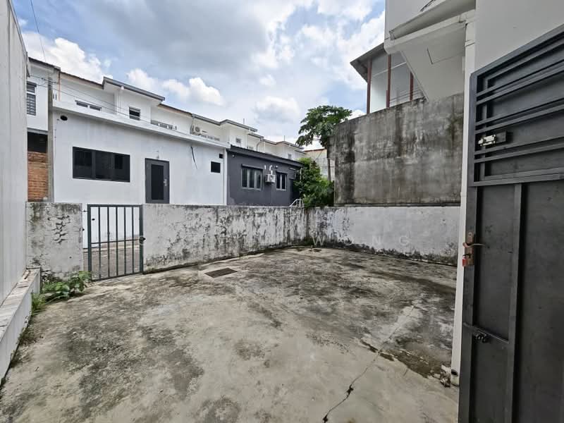 2-storey Terraced House for Sale in Taman Pelangi Indah (Ulu Tiram) - Calvin Wong - Exterior - PropertyGuru.com.my
