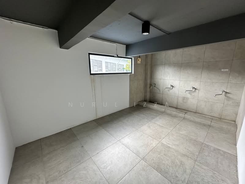 Warehouse for Sale in Taman Sains Selangor (Kota Damansara) - Nurul Izza - Interior - PropertyGuru.com.my