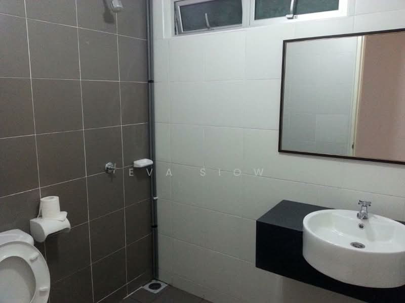 Pangsapuri untuk Dijual di Idaman Residence - Eva Siow - Bathroom - PropertyGuru.com.my