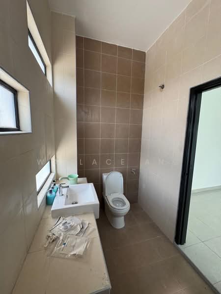 Bungalow for Sale in Kelapa Sawit (Kulai) - Wallace Ang - Bathroom - PropertyGuru.com.my