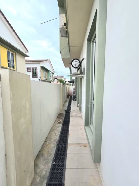 Rumah Teres untuk Dijual di Nilai (Negeri Sembilan) - AimiRahim Hartanah - Exterior - PropertyGuru.com.my