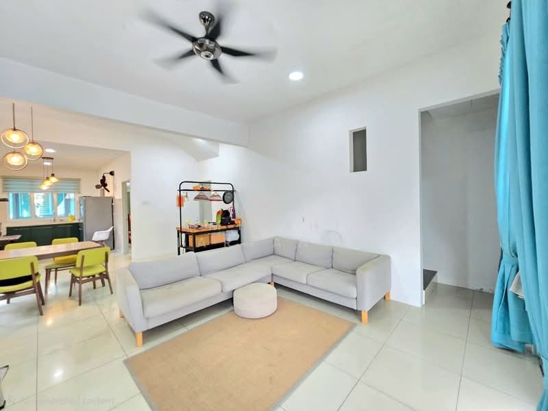 Rumah Teres untuk Dijual di Nilai (Negeri Sembilan) - AimiRahim Hartanah - Living Room - PropertyGuru.com.my