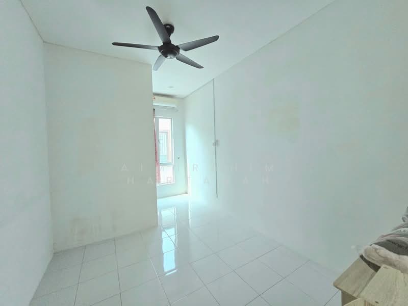 Rumah Teres untuk Dijual di Nilai (Negeri Sembilan) - AimiRahim Hartanah - Bedroom - PropertyGuru.com.my