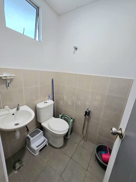 Rumah Teres untuk Dijual di Nilai (Negeri Sembilan) - AimiRahim Hartanah - Bathroom - PropertyGuru.com.my