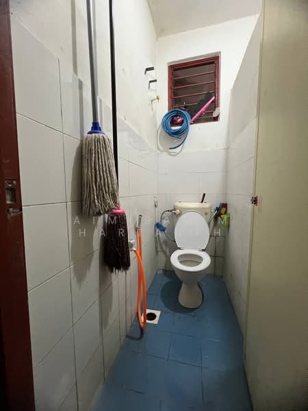 2-storey Terraced House for Sale in Banting (Banting) - AimiRahim Hartanah - Bathroom - PropertyGuru.com.my