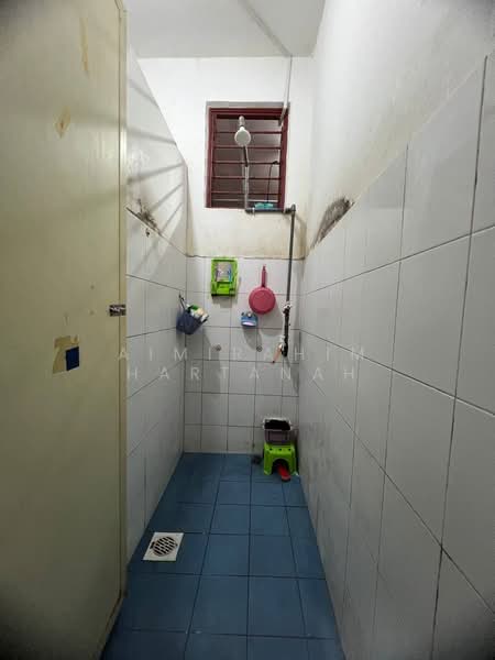 2-storey Terraced House for Sale in Banting (Banting) - AimiRahim Hartanah - Bathroom - PropertyGuru.com.my