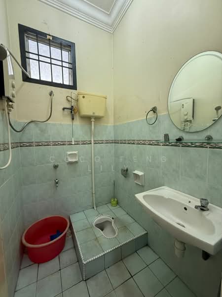 2-storey Terraced House for Sale in Taman Setia Indah (Tebrau) - Coco Feng Lily - Bathroom - PropertyGuru.com.my