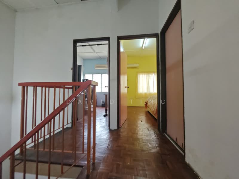 2-storey Terraced House for Sale in Taman Universiti Indah (Seri Kembangan) - David Ting - Corridor - PropertyGuru.com.my
