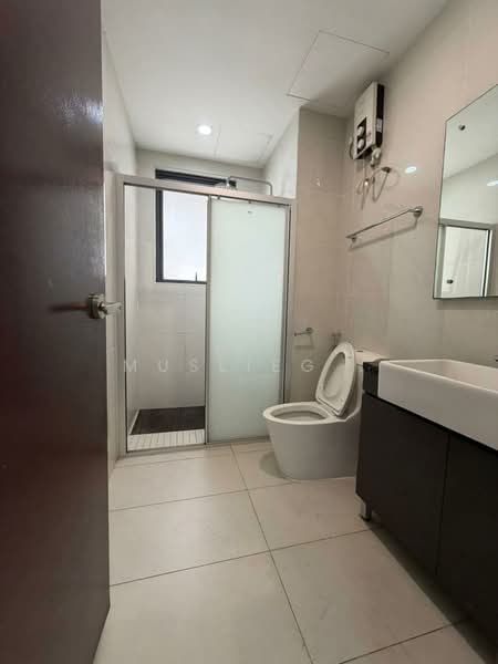 Condominium for Rent at Royal Strand @ Country Garden Danga Bay - Muslieg . - PropertyGuru.com.my