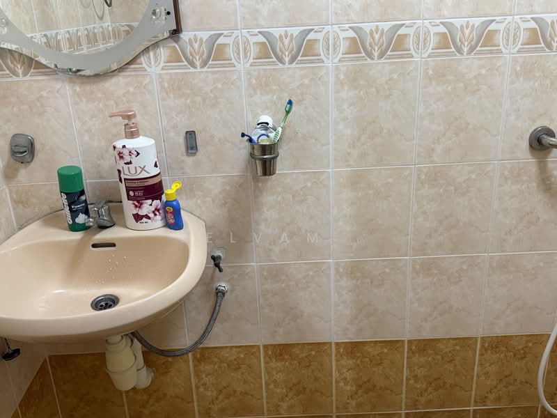 Rumah Teres 2 Tingkat untuk Dijual di Pandan Indah (Ampang) - Selvam . - Bathroom - PropertyGuru.com.my