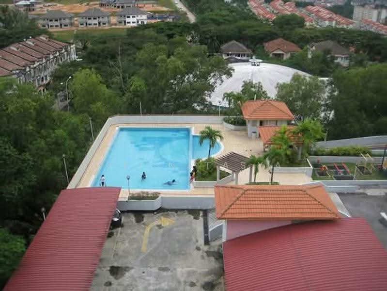 Pangsapuri untuk Dijual di Vista Harmoni - Fifi Natasya - Pool - PropertyGuru.com.my