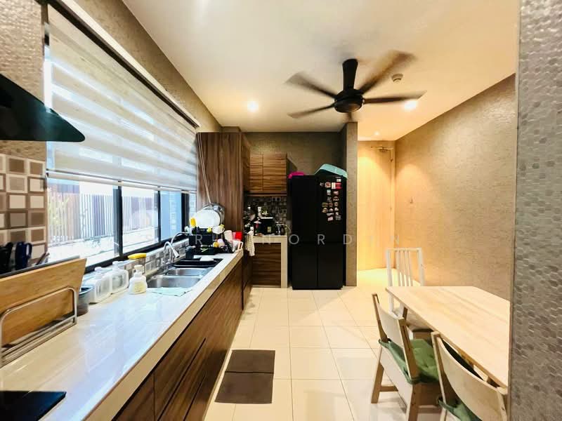 Semi-Detached House for Sale in Denai Alam (Shah Alam) - Seri Nordin - Kitchen - PropertyGuru.com.my