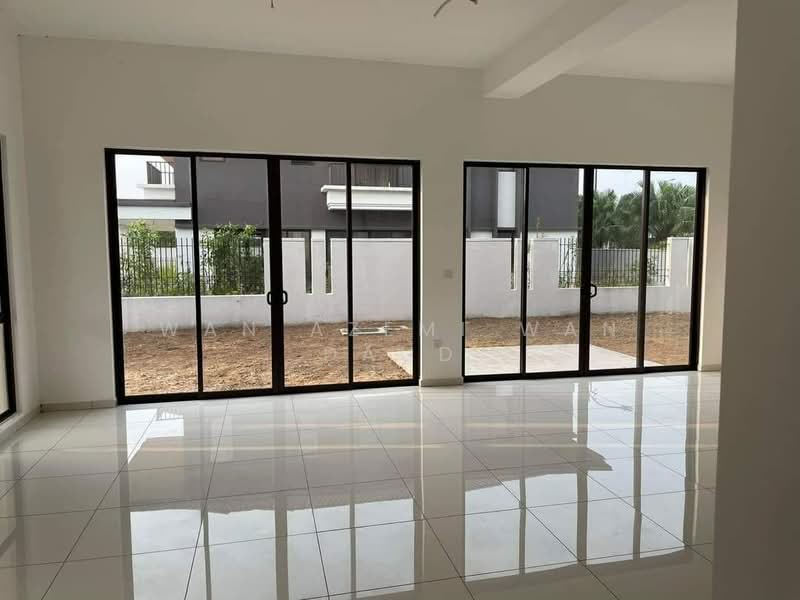 Semi-Detached House for Sale in Semenyih (Selangor) - Wan Azemi Wan Daud - Living Room - PropertyGuru.com.my