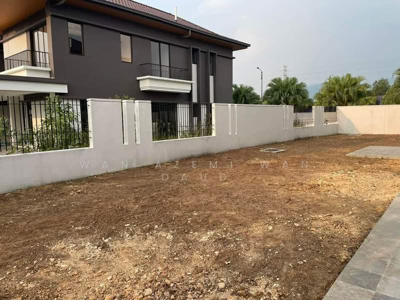 Semi-Detached House for Sale in Semenyih (Selangor) - Wan Azemi Wan Daud - Exterior - PropertyGuru.com.my