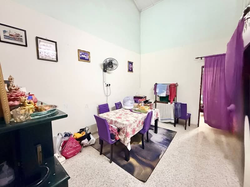 Rumah Teres untuk Dijual di Kajang (Selangor) - Wan Azlan Ahmad - Dining Room - PropertyGuru.com.my