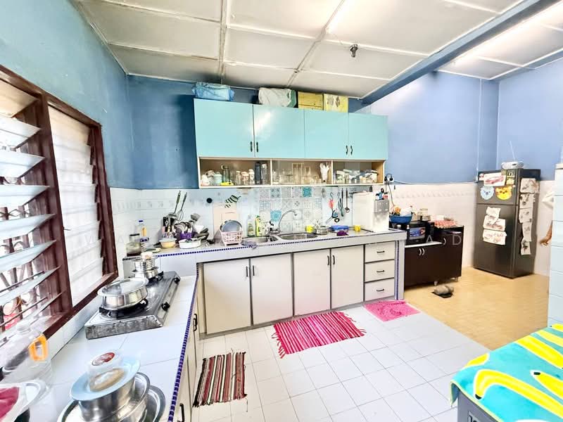 Rumah Teres untuk Dijual di Kajang (Selangor) - Wan Azlan Ahmad - Kitchen - PropertyGuru.com.my