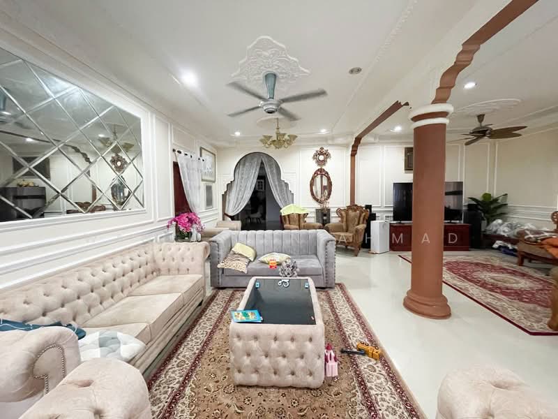 Rumah Berkembar untuk Dijual di Desa Rening Jaya (Rasa) - Wan Azlan Ahmad - Living Room - PropertyGuru.com.my