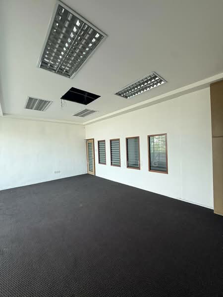 Office for Rent in Taman Perindustrian Tampoi Jaya (Tampoi) - Ray Tung - Interior - PropertyGuru.com.my