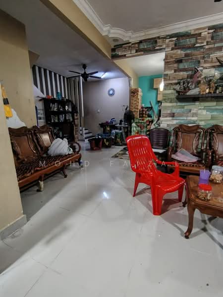 Semi-Detached House for Sale in Puchong (Selangor) - Mohd Faizal - Living Room - PropertyGuru.com.my