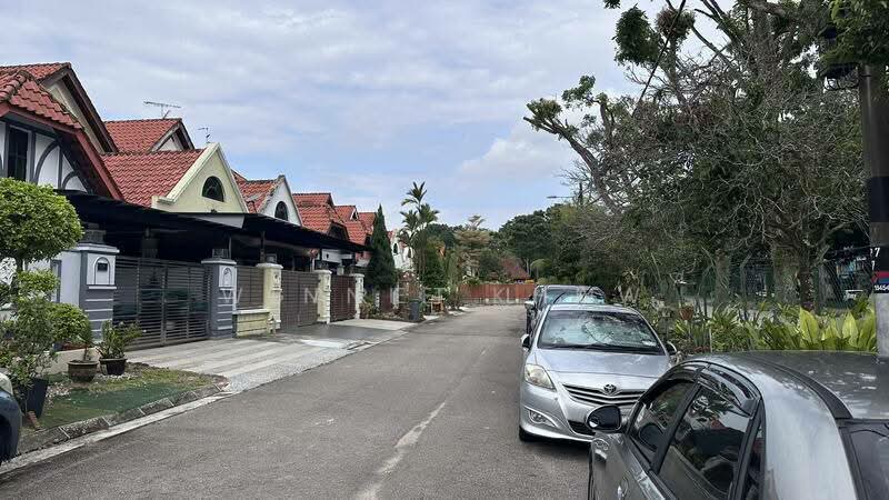 1.5-storey Terraced House for Sale in Batu Pahat (Johor) - Winnie KHAW - Exterior - PropertyGuru.com.my