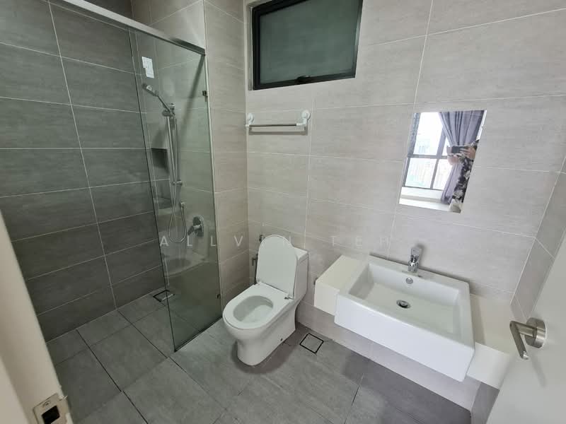 Service Residence for Sale at Citizen 2 - Allvin Teh - Bathroom - PropertyGuru.com.my