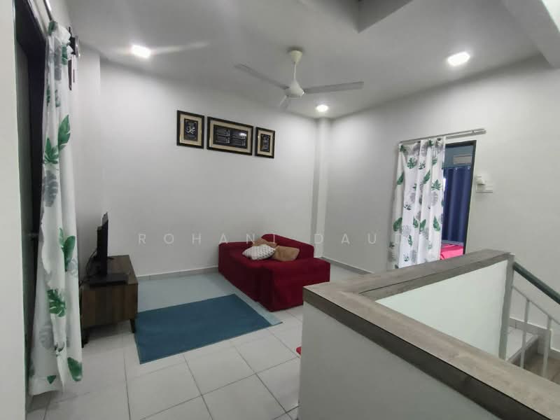 Rumah Teres 2.5 Tingkat untuk Disewa di Kajang (Selangor) - Rohani Daud - Living Room - PropertyGuru.com.my