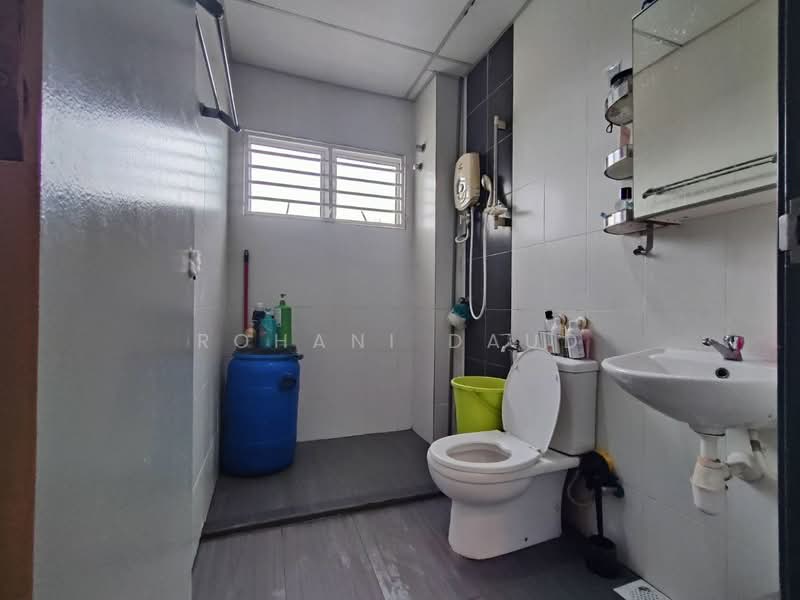 Rumah Teres 2.5 Tingkat untuk Disewa di Kajang (Selangor) - Rohani Daud - Bathroom - PropertyGuru.com.my