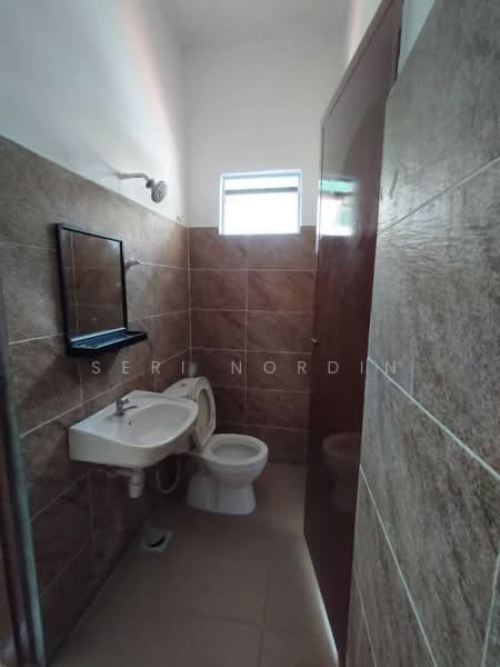 Rumah Teres 2 Tingkat untuk Dijual di Seksyen 5 Wangsa Maju (Wangsa Maju) - Seri Nordin - Bathroom - PropertyGuru.com.my
