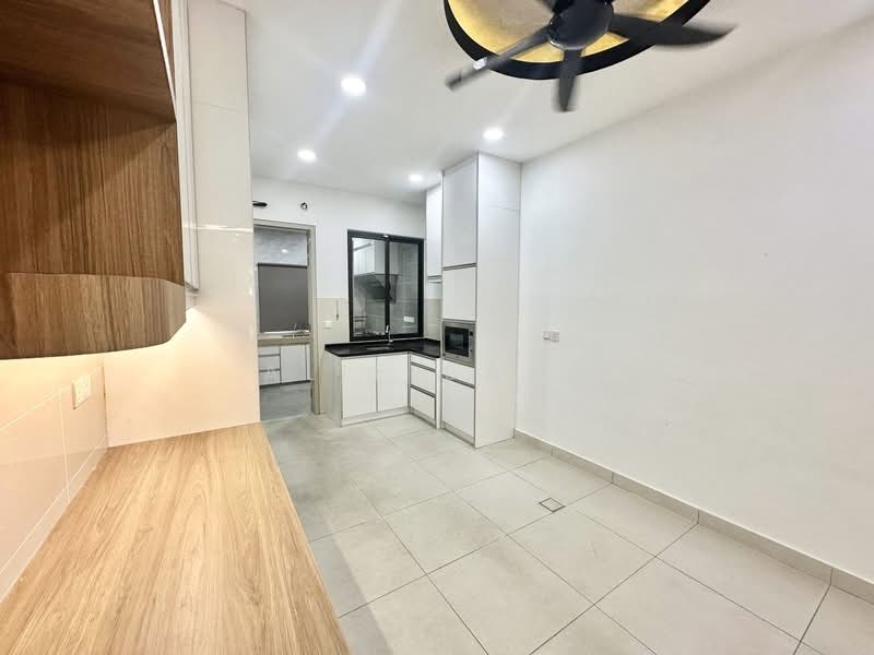 2-storey Terraced House for Sale in Shah Alam (Selangor) - Alif Saad - Kitchen - PropertyGuru.com.my
