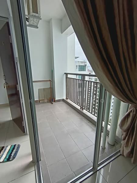 Servis Apartment untuk Disewa di SuriaMas Suites - Shirleen Koh - Balcony - PropertyGuru.com.my