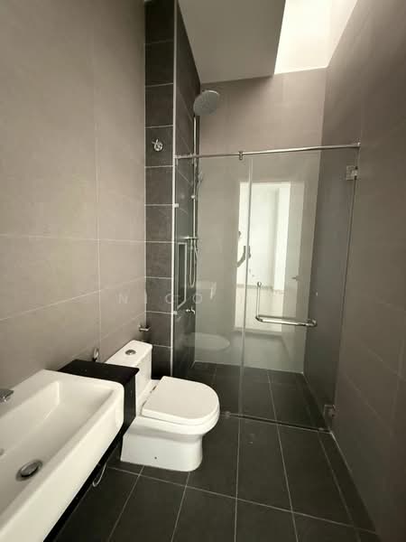 Rumah Teres 2 Tingkat untuk Dijual di Bandar Seri Alam (Masai) - Nico Ho - Bathroom - PropertyGuru.com.my