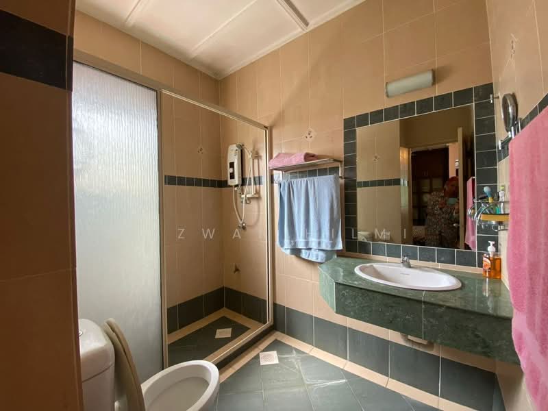 Bungalow for Sale in Ulu Kelang (Selangor) - Hazwan Hilmi - Bathroom - PropertyGuru.com.my