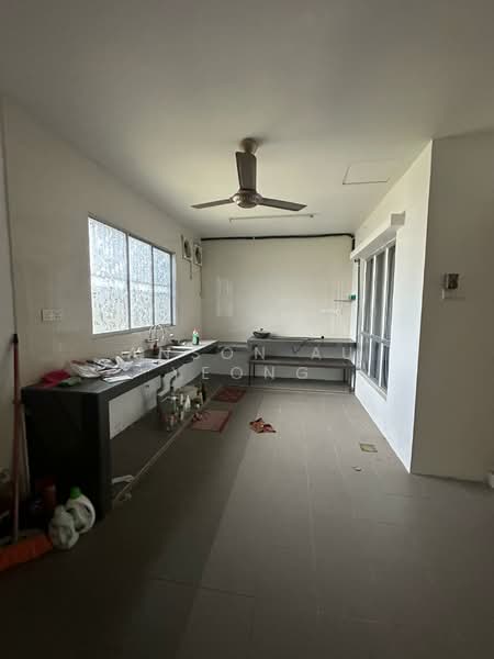 2-storey Terraced House for Sale in Bandar Tasik Puteri (Rawang) - Anson Au Yeong - Kitchen - PropertyGuru.com.my