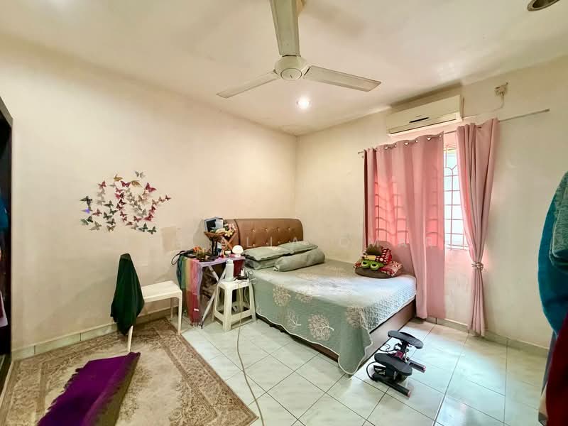 1-storey Terraced House for Sale in Klang (Selangor) - Nur Alia Omar - Bedroom - PropertyGuru.com.my