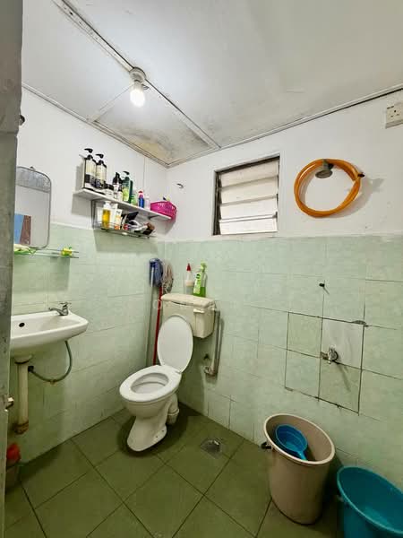 1-storey Terraced House for Sale in Klang (Selangor) - Nur Alia Omar - Bathroom - PropertyGuru.com.my